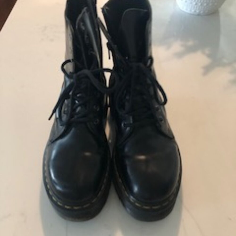 Doc Martens Jadon Boots Size 8 W